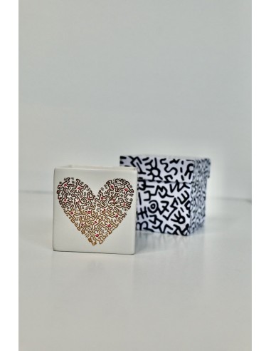 Keith Haring Gold Pattern Heart Candle ouvre sa boutique