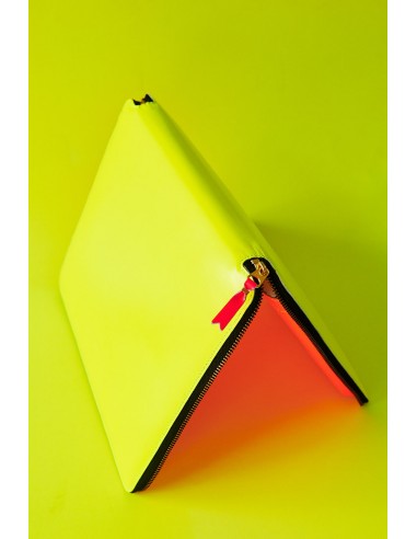 Comme des Garçons Super Fluo Yellow iPad case une grave pollution 