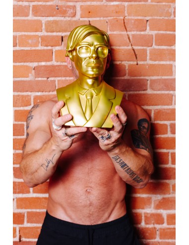 Andy Warhol GOLD bust by Kidrobot en linge